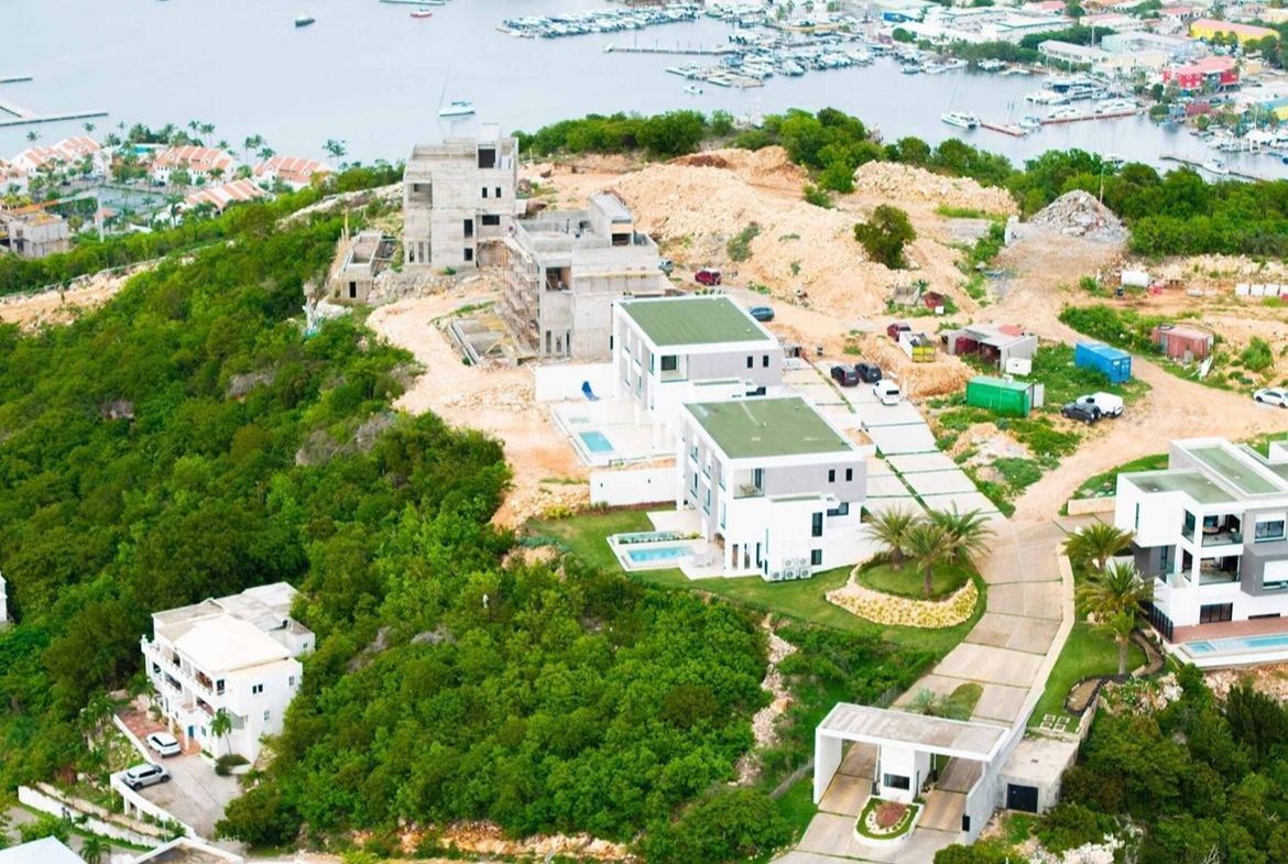 Discover this St. Maarten luxury villa with panoramic Caribbean views